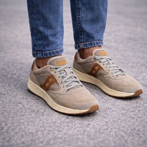 Saucony Original Men’s Freedom Runner Sneakers – Almond / Tan – 9.5